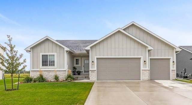 Photo of 1011 Redbud Dr, Slater, IA 50244