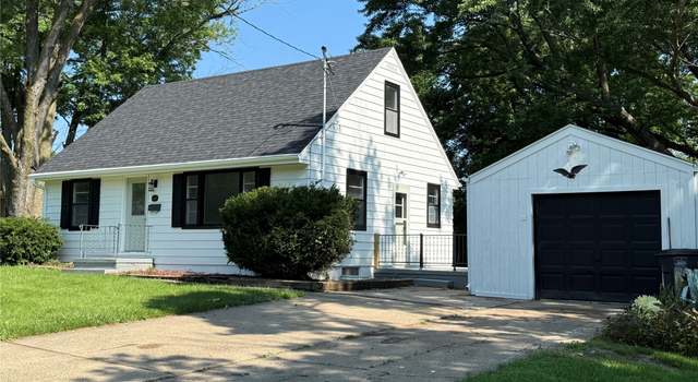 Photo of 1205 Elder Ln, Des Moines, IA 50315