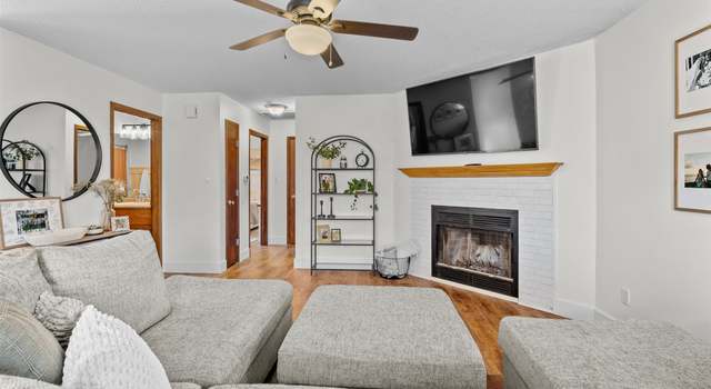 Photo of 724 Hickory Hill Ln, Des Moines, IA 50317