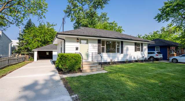 Photo of 4034 71st St, Urbandale, IA 50322