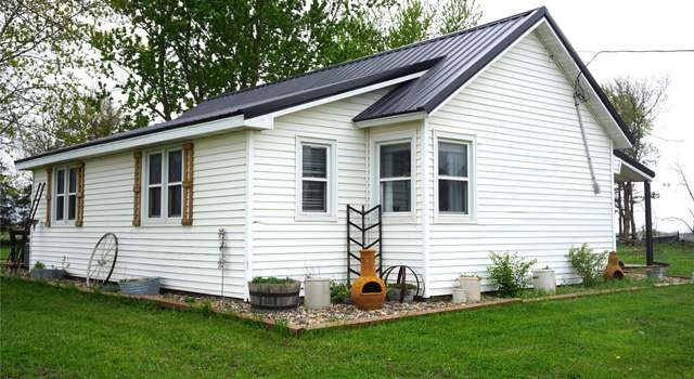 Photo of 1755 280th St, Winterset, IA 50273