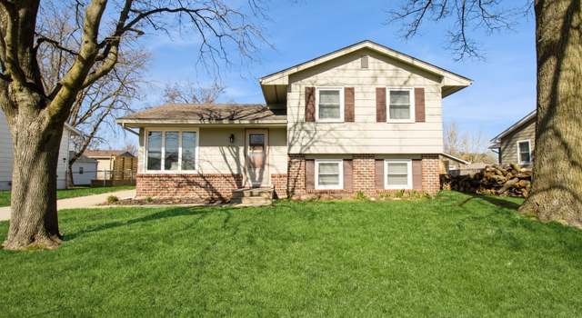Photo of 4516 70th St, Urbandale, IA 50322