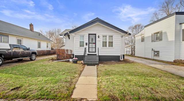 Photo of 2725 E Walnut St, Des Moines, IA 50317