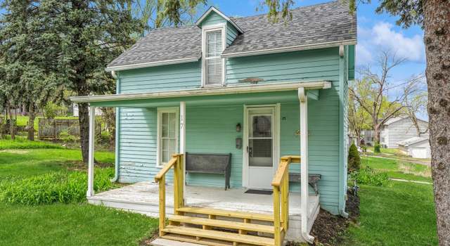 Photo of 17 N Iowa St, Colfax, IA 50054