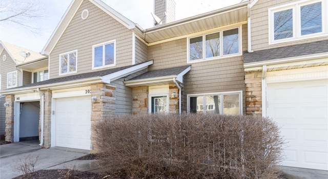 Photo of 811 Burr Oaks Dr #202, West Des Moines, IA 50266