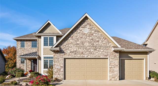 Photo of 15805 Maple Dr, Urbandale, IA 50323