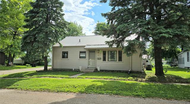 Photo of 1011 S 9th St, Oskaloosa, IA 52577
