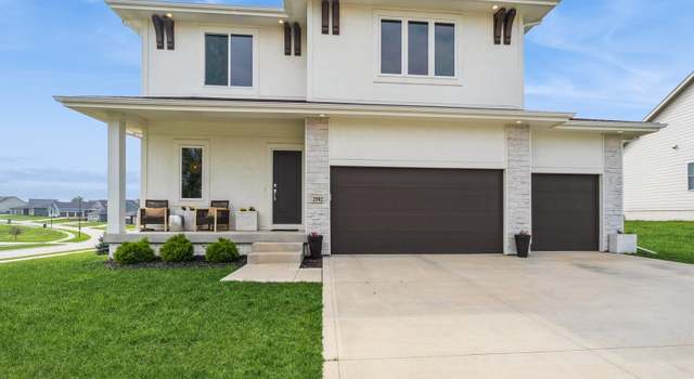 Photo of 2502 Blooming Heights Dr, Norwalk, IA 50211
