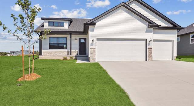 Photo of 933 Spruce Ave, Norwalk, IA 50211