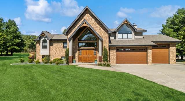 Photo of 1295 S Willow Cir, West Des Moines, IA 50266