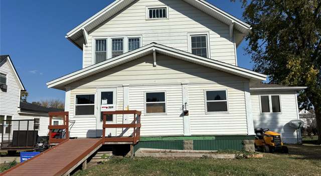 Photo of 309 Kent St SW, Greenfield, IA 50849