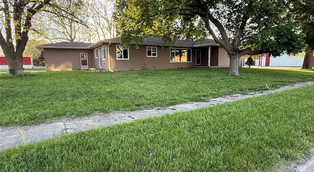 Photo of 105 10th St, Dallas Center, IA 50063