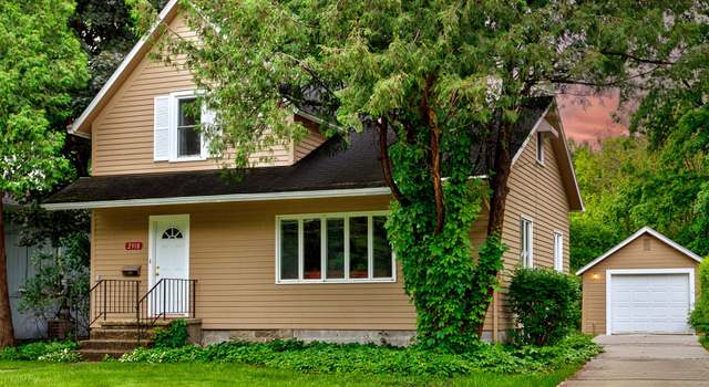 Photo of 2918 Oakland St, Ames, IA 50014