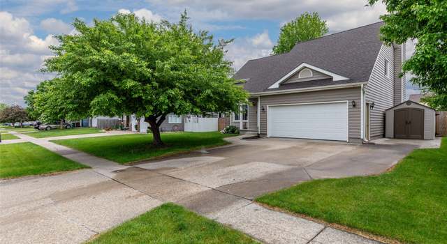 Photo of 714 SE Dolan Dr, Grimes, IA 50111