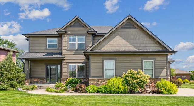 Photo of 15914 Wilden Dr, Urbandale, IA 50323