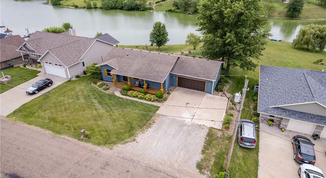 Photo of 1462 North Shore Dr, Knoxville, IA 50138