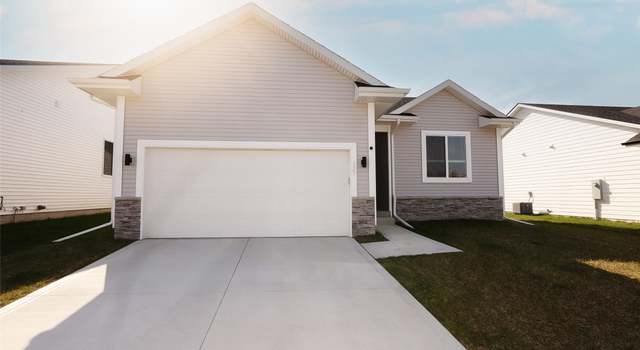 Photo of 127 Destiny Dr, Boone, IA 50036