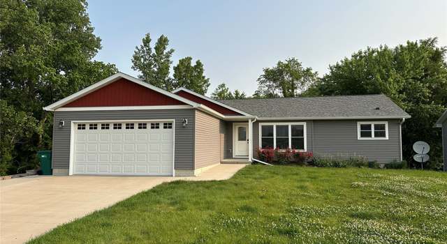 Photo of 701 E Madison St, Winterset, IA 50273