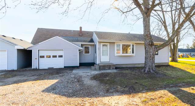 Photo of 211 S James St, Grimes, IA 50111