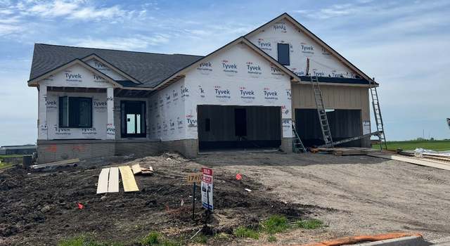 Photo of 17410 North Valley Dr, Urbandale, IA 50323