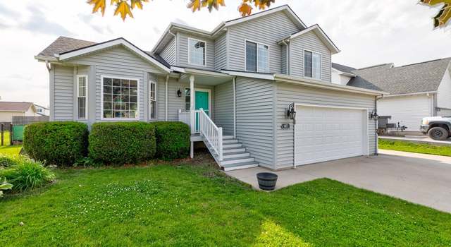 Photo of 607 Larson Dr, Huxley, IA 50124