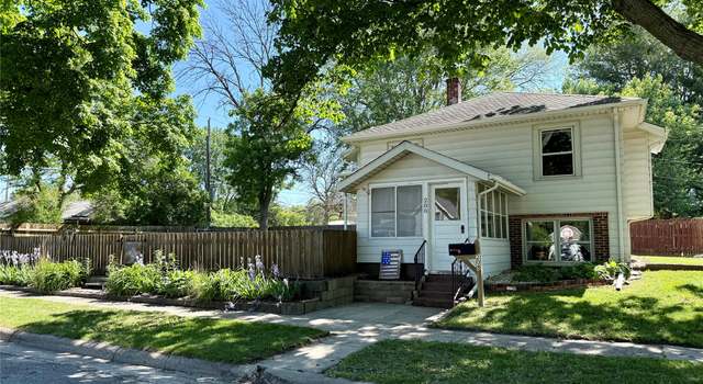 Photo of 208 N Maple Ave, Ames, IA 50010