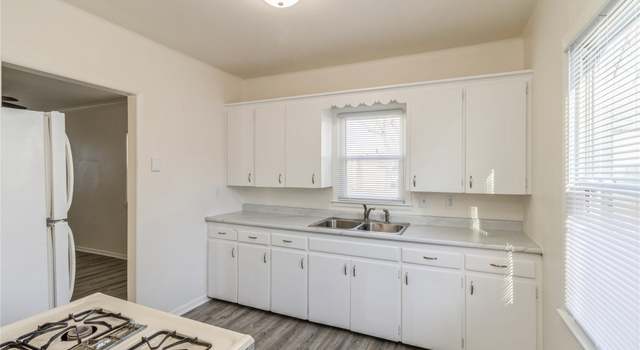Photo of 520 Watrous Ave, Des Moines, IA 50315