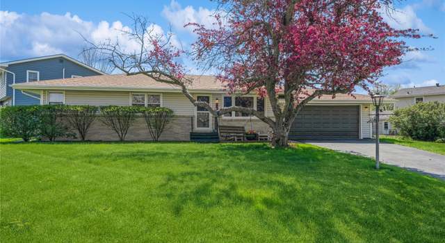 Photo of 310 Gray Ave, Waukee, IA 50263