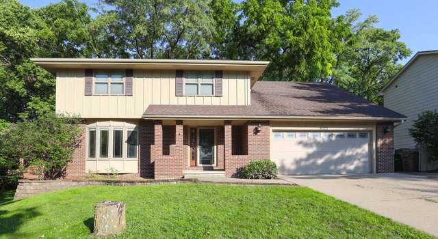 Photo of 8023 Maple Dr, Urbandale, IA 50322