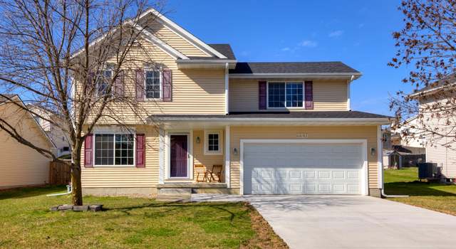 Photo of 2331 E Luster Ln, Des Moines, IA 50320