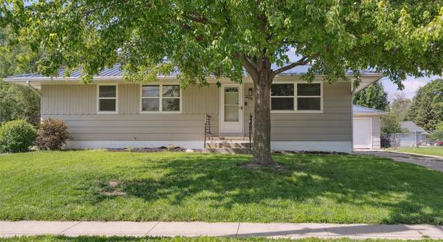 Photo of 305 Northview Dr, Waukee, IA 50263