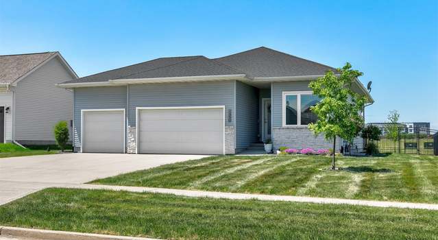 Photo of 1350 97th St, West Des Moines, IA 50266