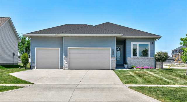 Photo of 1350 97th St, West Des Moines, IA 50266