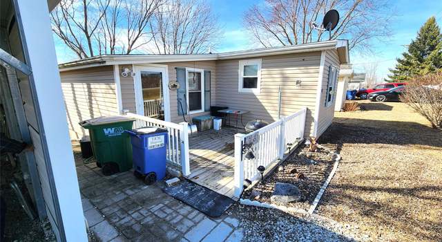 Photo of 409 W 17th Ave W, Indianola, IA 50125