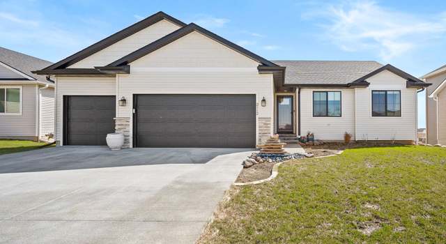 Photo of 2112 Waller Ave, Norwalk, IA 50211