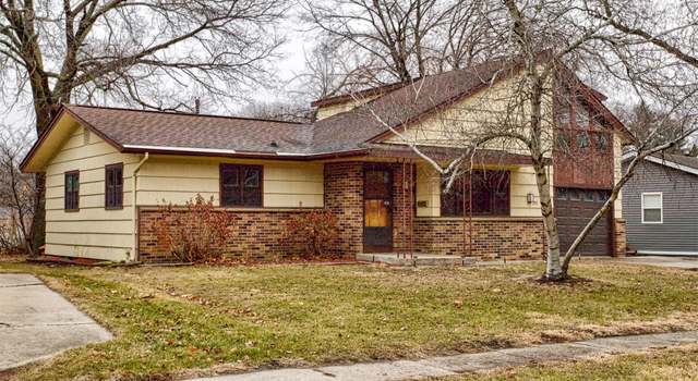 Photo of 215 E O Neil Dr, Ames, IA 50010