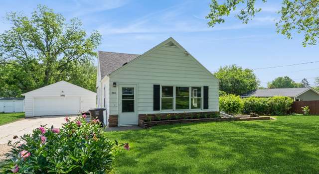 Photo of 3811 E 30th St, Des Moines, IA 50317