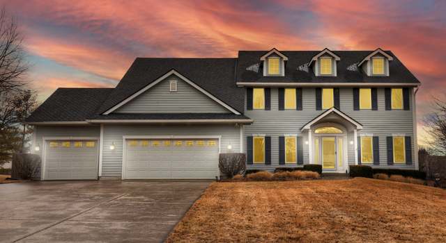 Photo of 13815 Rosewood Dr, Clive, IA 50325