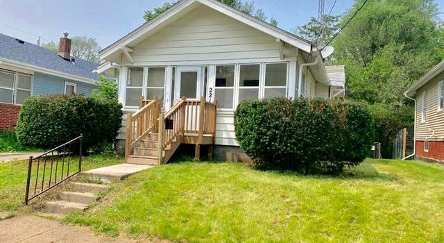 Photo of 2219 Lincoln Ave, Des Moines, IA 50310