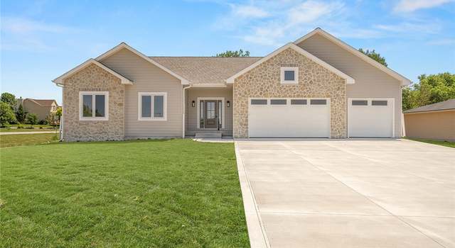 Photo of 707 Meadow Pointe Ct, Alleman, IA 50007