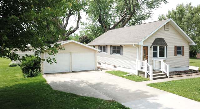 Photo of 4530 NE 34th Ct, Des Moines, IA 50317