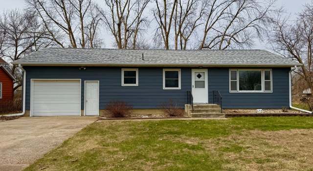 Photo of 104 3rd St S, Dakota City, IA 50529