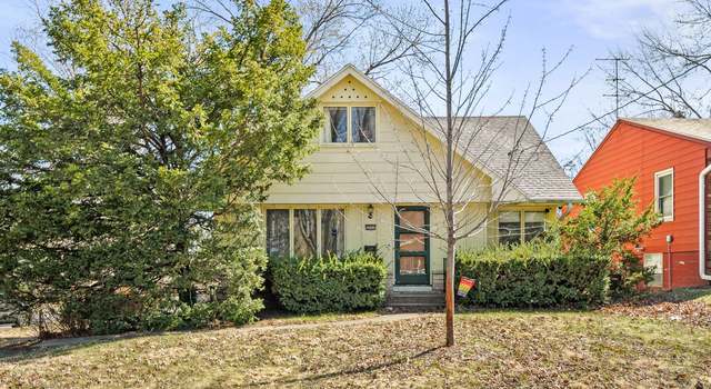 Photo of 2521 30th St, Des Moines, IA 50310