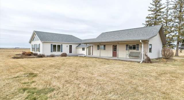 Photo of 413 210th Ave, Pella, IA 50219