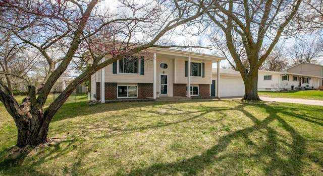 Photo of 700 Northview Dr, Dallas Center, IA 50063
