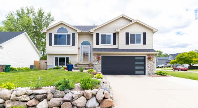 Photo of 704 13th St SE, Altoona, IA 50009