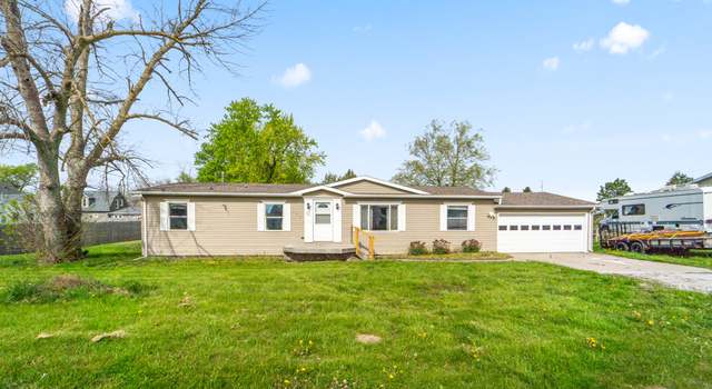 Photo of 160 N 3rd St, Mccallsburg, IA 50154