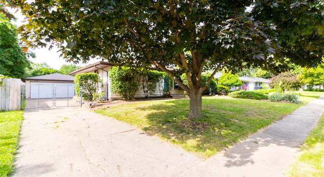 Photo of 3408 Lindlavista Way, Des Moines, IA 50310