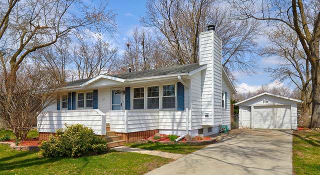Photo of 215 Waukee Ave, Waukee, IA 50263