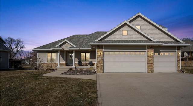 Photo of 15409 Northview Dr, Urbandale, IA 50323